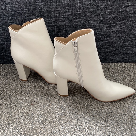 Marc Fisher Urmi Booties - Picture 2 of 11